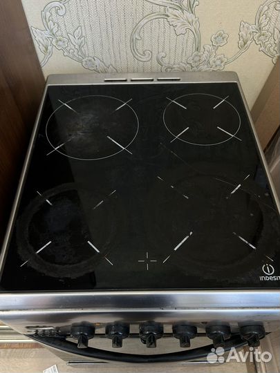 Электрическая плита Indesit