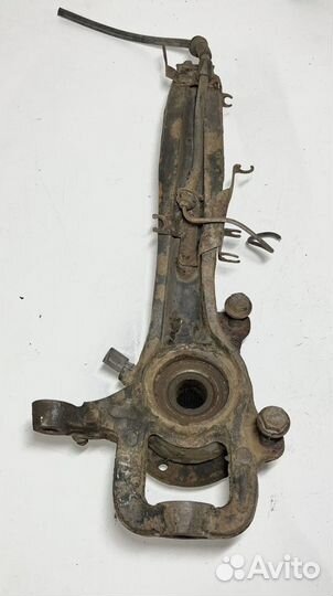 Кулак поворотный передний Volkswagen Tuareg 2005