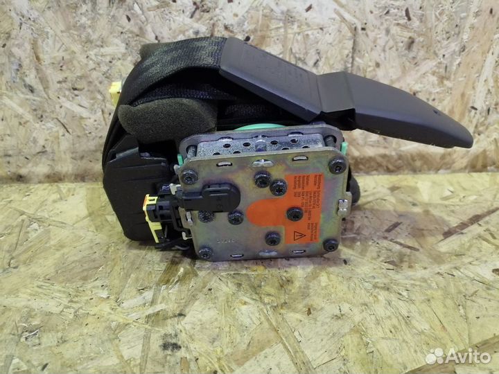 Ремень безопасности левый Audi A4 B8