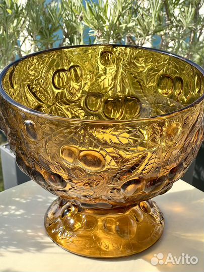 Ваза на ножке Вишни Barolac Josef Inwald