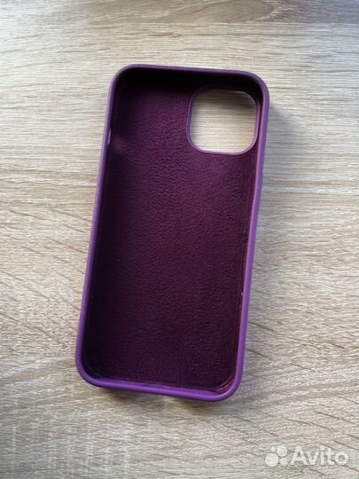 Чехол на iPhone 13