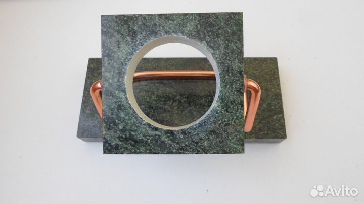 Подставка малахитовая