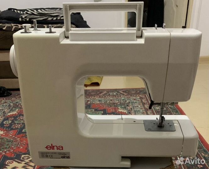 Швейная машина elna
