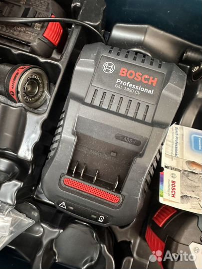 Дрель-шуруповерт Bosch GSR 18V - 60 FC