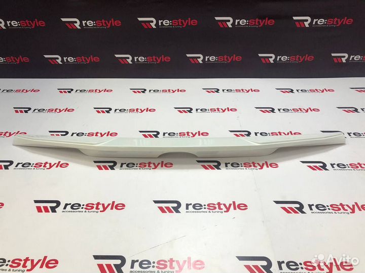 Спойлер Под стекло Prado 150 Белый