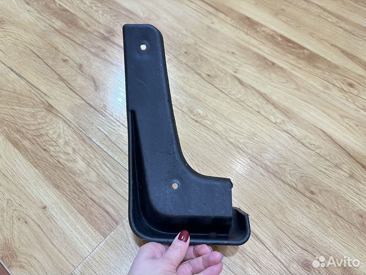 Брызговик задний правый Hyundai Tucson 3