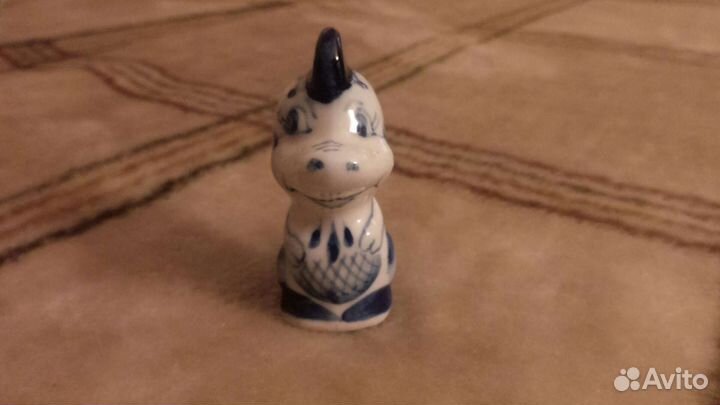 Керамическая статуэтка. Дракончик. Гжель