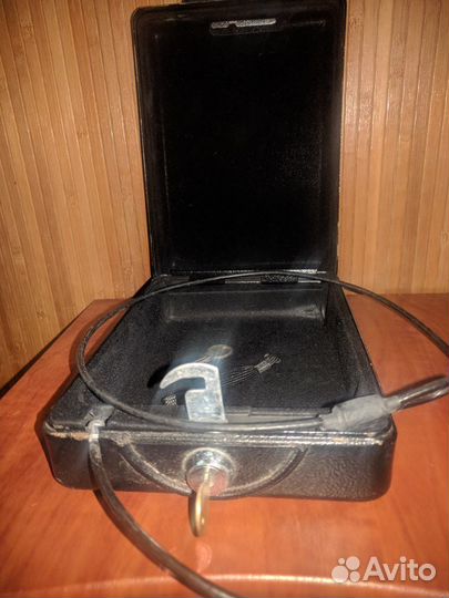 Сейф автомобильный