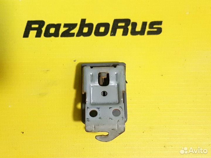 Рычаг открывания бензобака Mitsubishi Mirage Dingo