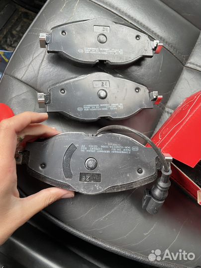 Колодки тормозные передние новые Zimmerman