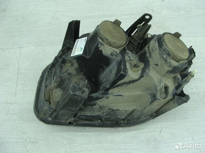 Фара правая Renault Duster