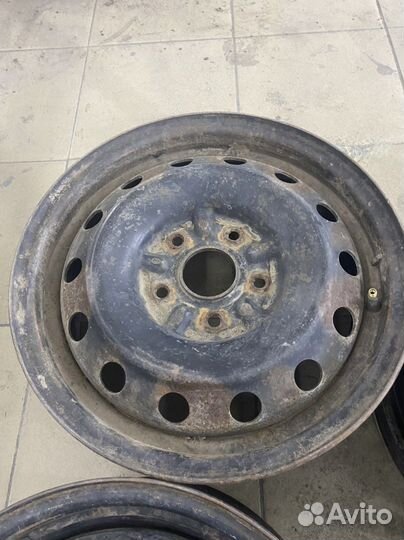 Штампованные диски toyota r15