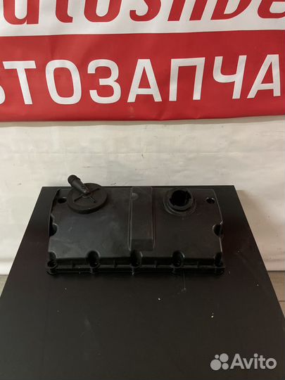 Volkswagen Caddy, Touran 1.9 клапанная крышка