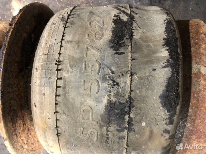 Подушка пневмоподвески задняя правая Iveco