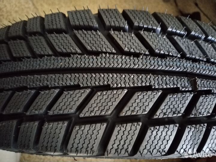 Accelera 651 5.60 82T