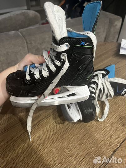 Хоккейные коньки бауэр 10y