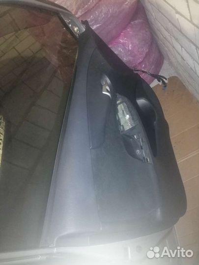 Двери на Toyota corolla fielder 141 перед