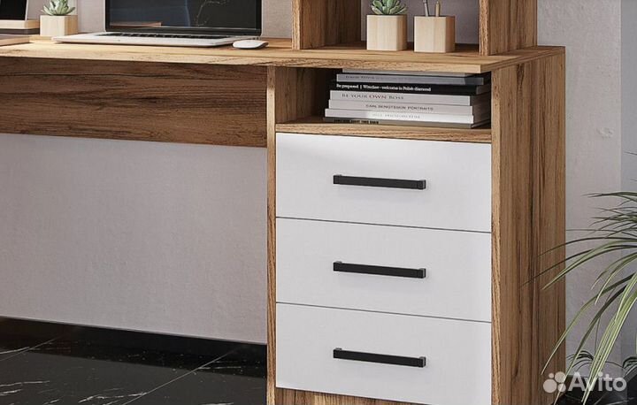 Стол компьютерный