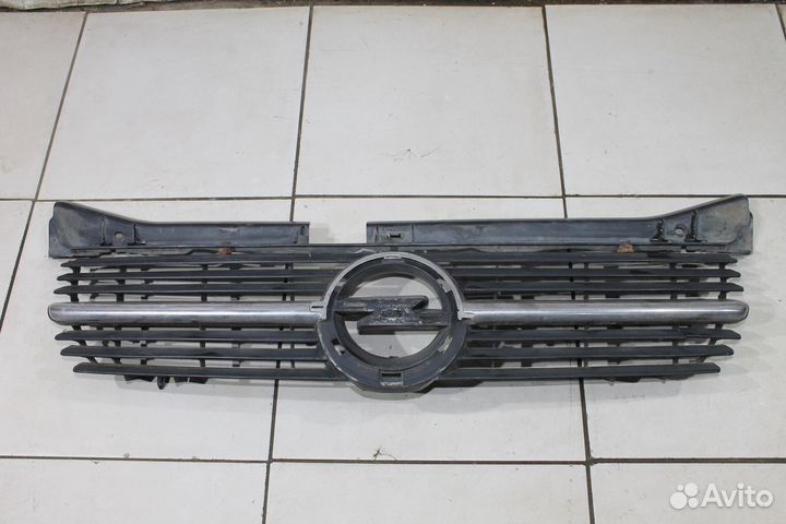 Решетка радиатора Opel Omega B 1994-2003