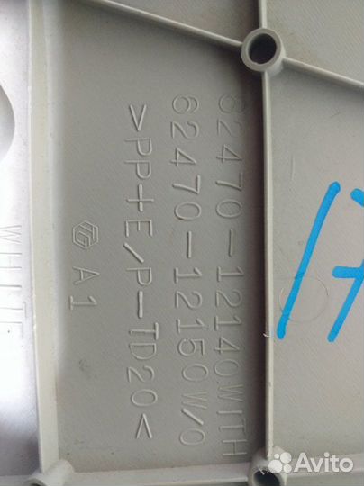 Обшивка стойки задняя правая Toyota Corolla 150