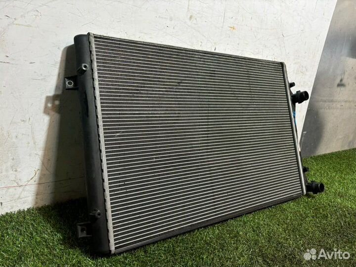 Радиатор основной Volkswagen Scirocco 2009