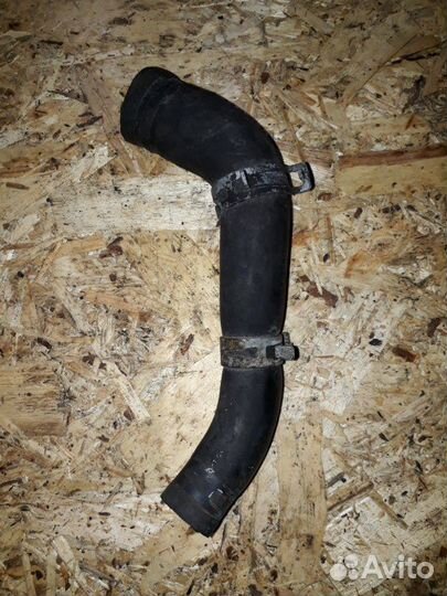 Патрубок системы охлаждения Mercedes Vito W638 OM