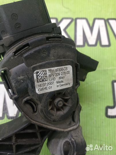 Педаль акселератора Ford Transit Connect