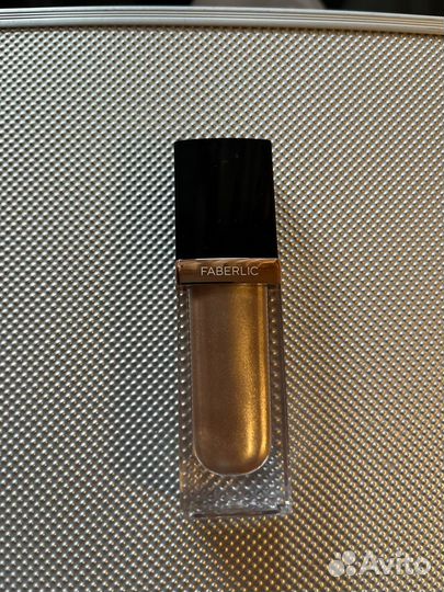 Перламутровые водостойкие тени для глаз новые