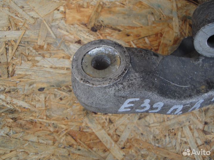 Кулак поворотный правый BMW E39 V-4.4