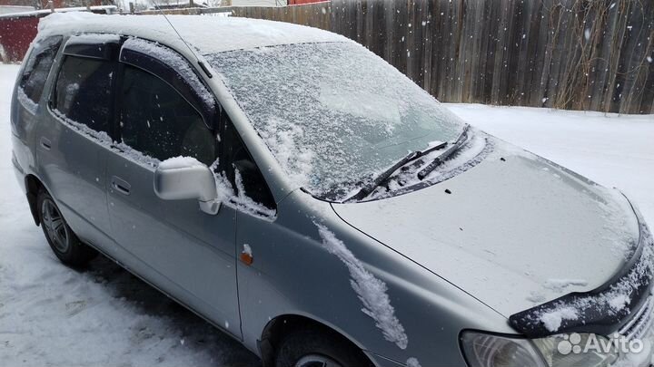 Toyota Corolla Spacio 1.6 AT, 2000, 300 000 км