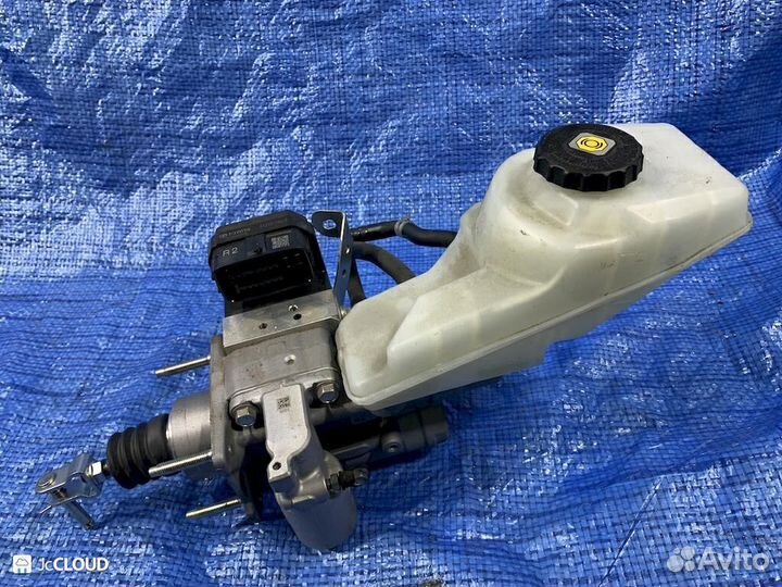 Главный тормозной цилиндр на toyota C-HR ZYX10 2zr