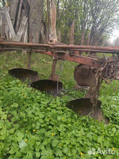 Плуг для трактора