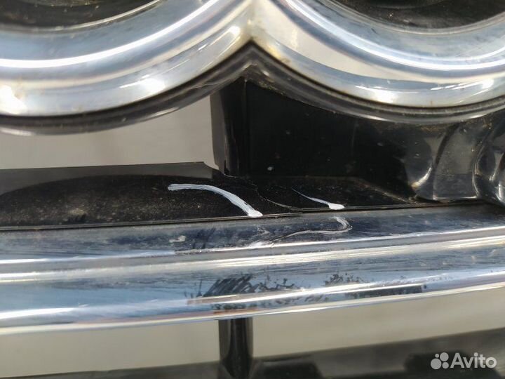 Б/У Б/У Решетка радиатора Под камеру, дефект