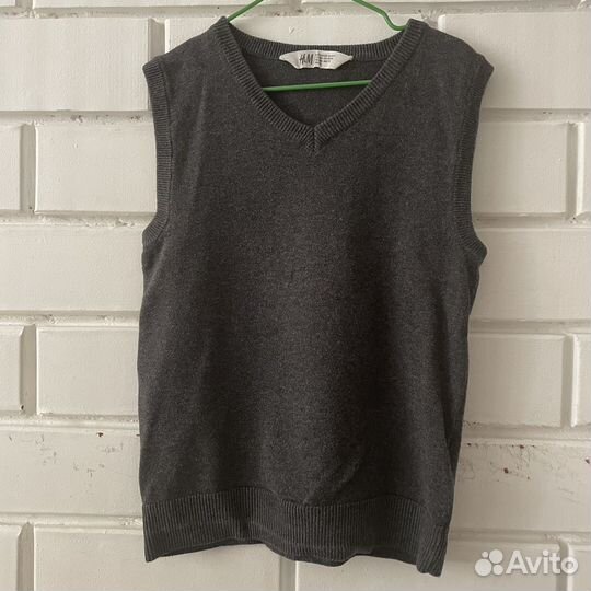 Продам пакет школьной одежды 122-128