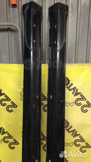 Накладки на порог обвес комплект Subaru Legacy BL5