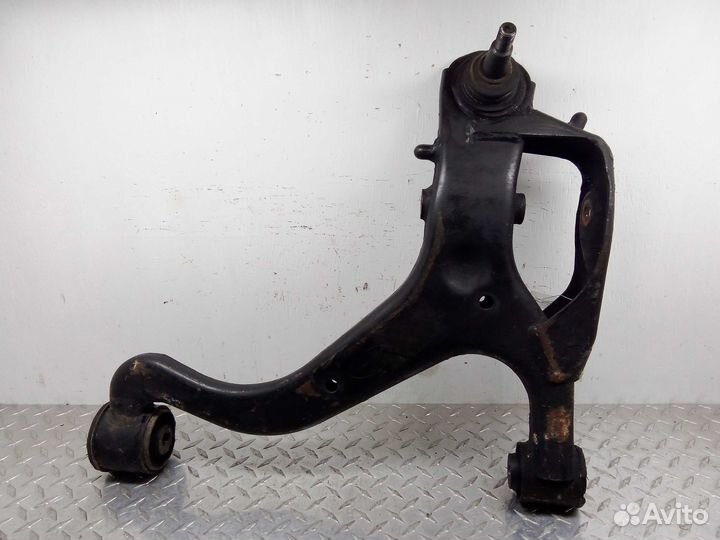 Рычаг передний правый нижний Land Rover Discovery