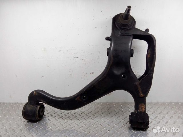 Рычаг передний правый нижний Land Rover Discovery