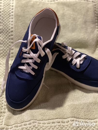 Теннисные туфли 42 размер темно-синие