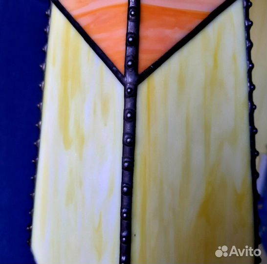 Светильник, лампа в технике Тиффани