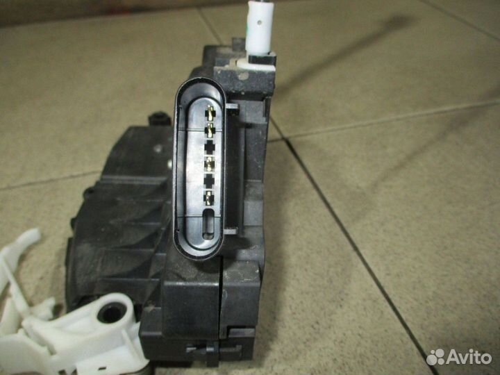 Замок двери задней правой Ford Focus 3