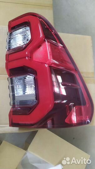 Фонарь задний Toyota Hilux viii