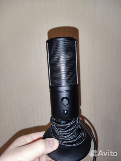 Микрофон Razer seiren x