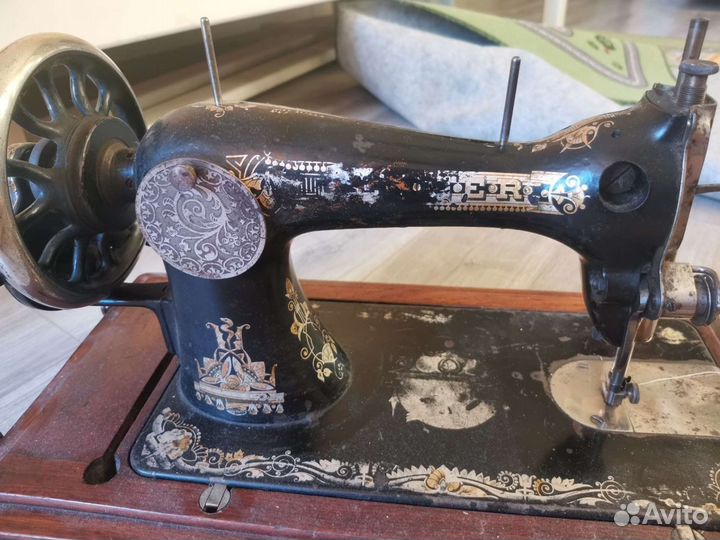 Швейная машина Singer