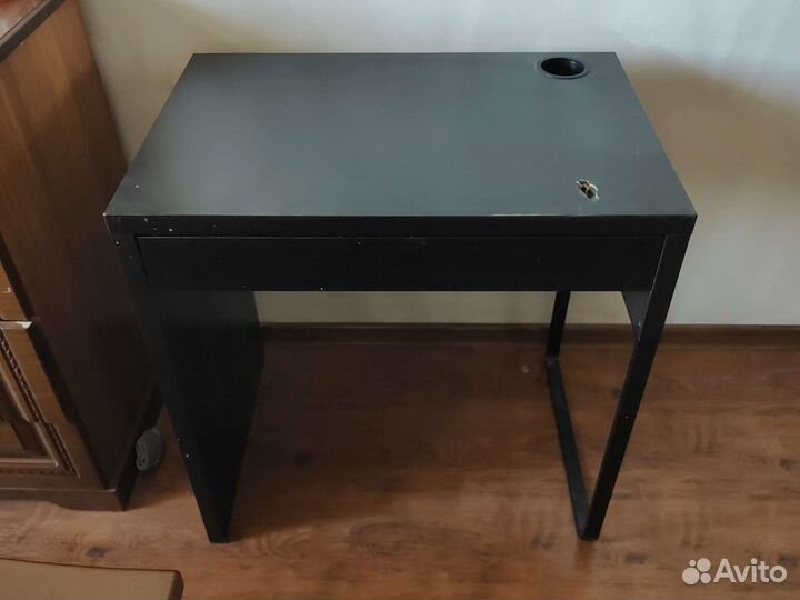 Письменный стол IKEA микке