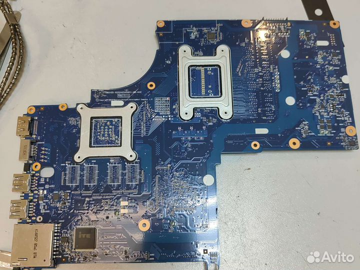 Материнская плата tpn-i111