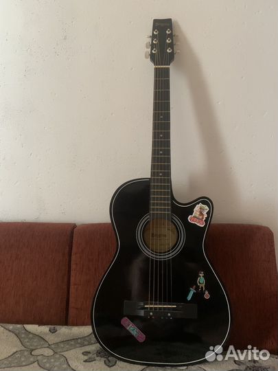 Акустическая гитара