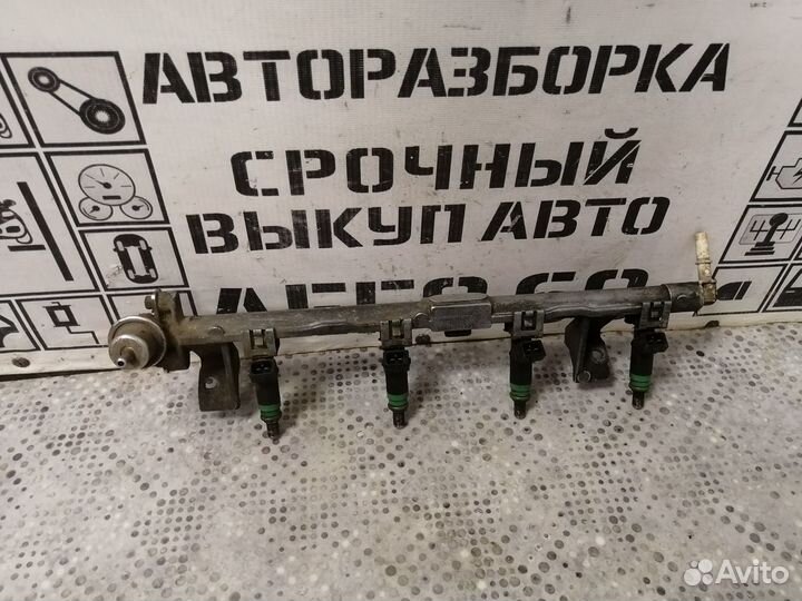 Рейка топливная с форсунками для Ford Focus I
