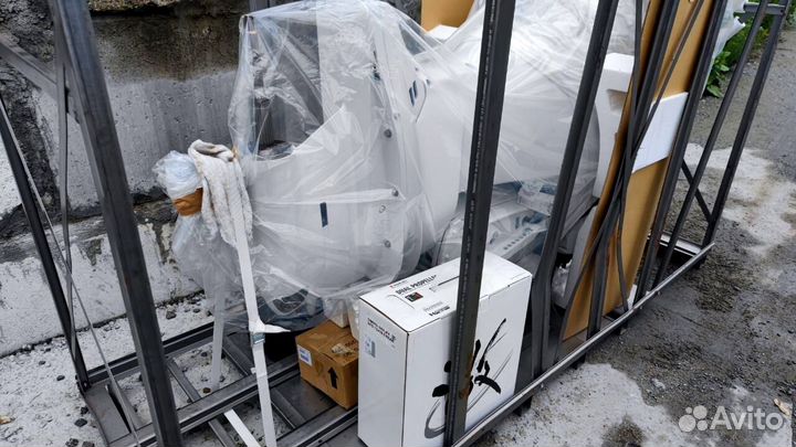 Мотор лодочный Suzuki DF325ATX белый, в наличии