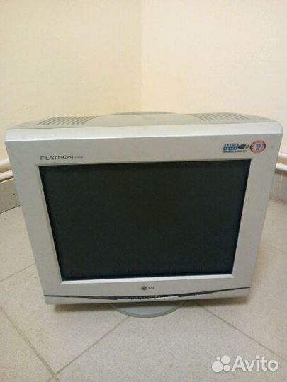 Монитор LG flatron F700P