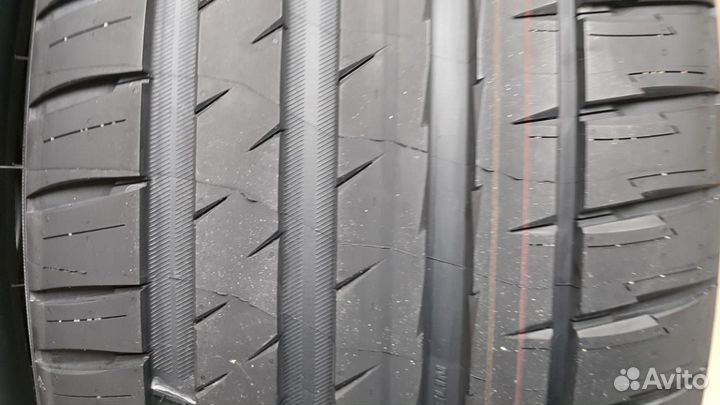 Michelin Pilot Sport 4 275/75 R20 110V